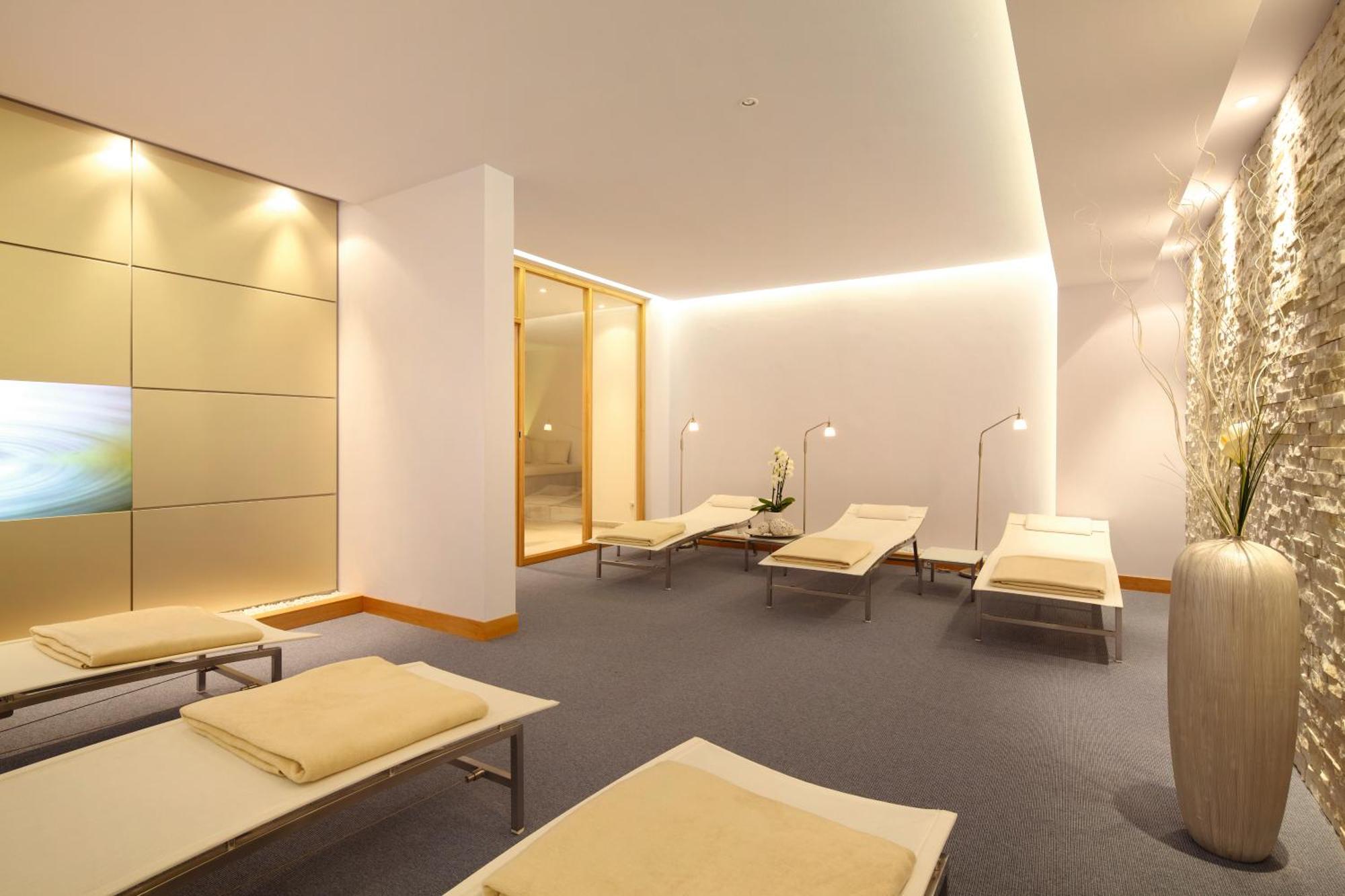 Ambassador & Hotel 4*